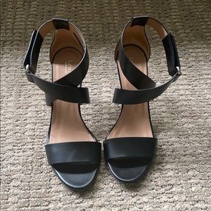 Lewit black heels